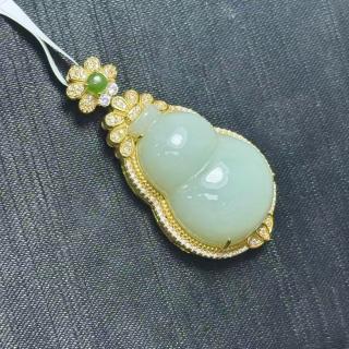 和田玉镶嵌葫芦吊坠编号为ysp6