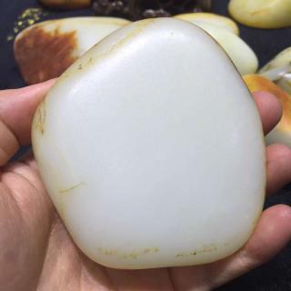 新疆和田玉原石籽料,雪绒花矿区2017年6月