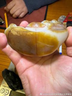 收藏款和田玉糖白玉手把件摆件大元宝,真的是玉不琢不成器,从料子到成